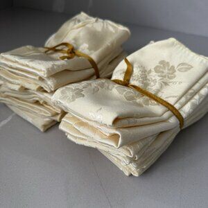 Damask Set Of 16 Napkins Creamy Pale Yellow 16x16” Square Floral Lightly Used